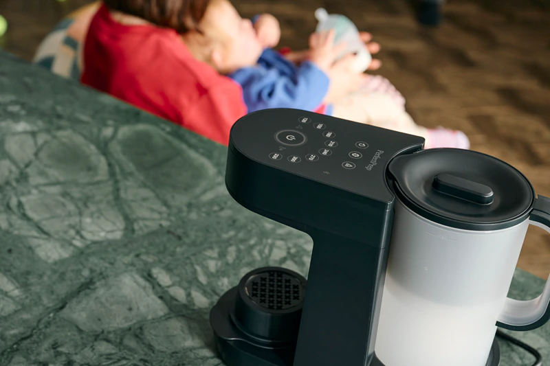 Zariadenie na prípravu detského mlieka Tommee Tippee Perfect Prep