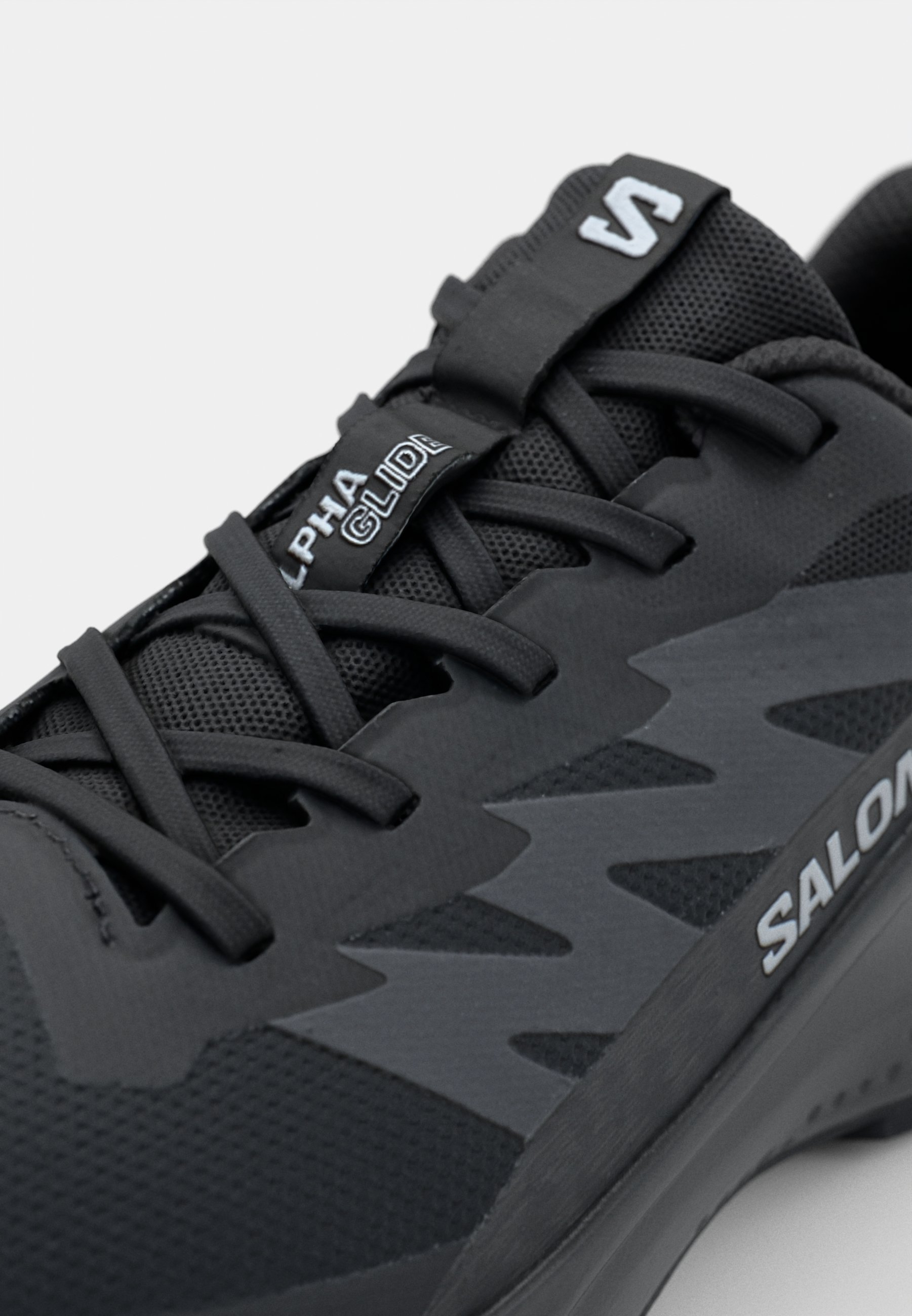 Salomon ALPHAGLIDE GTX - Scarpe da trail running - nero/asfalto