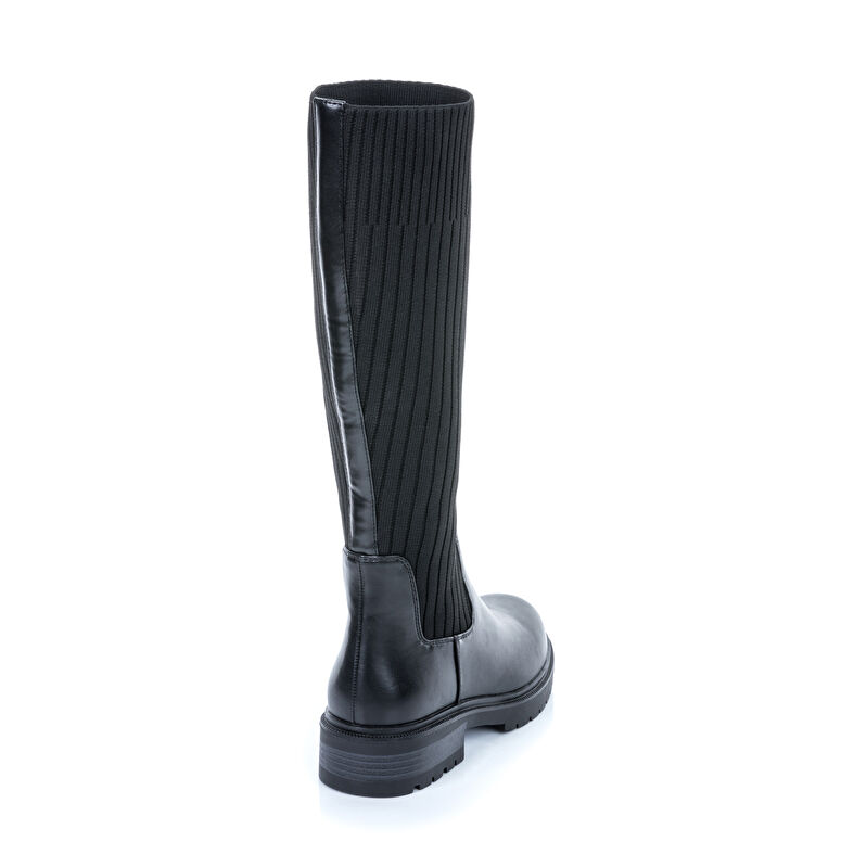  Botas negras de mujer