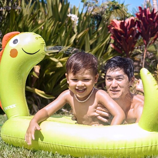 Piscine gonflable Intex petit dinosaure avec arroseur