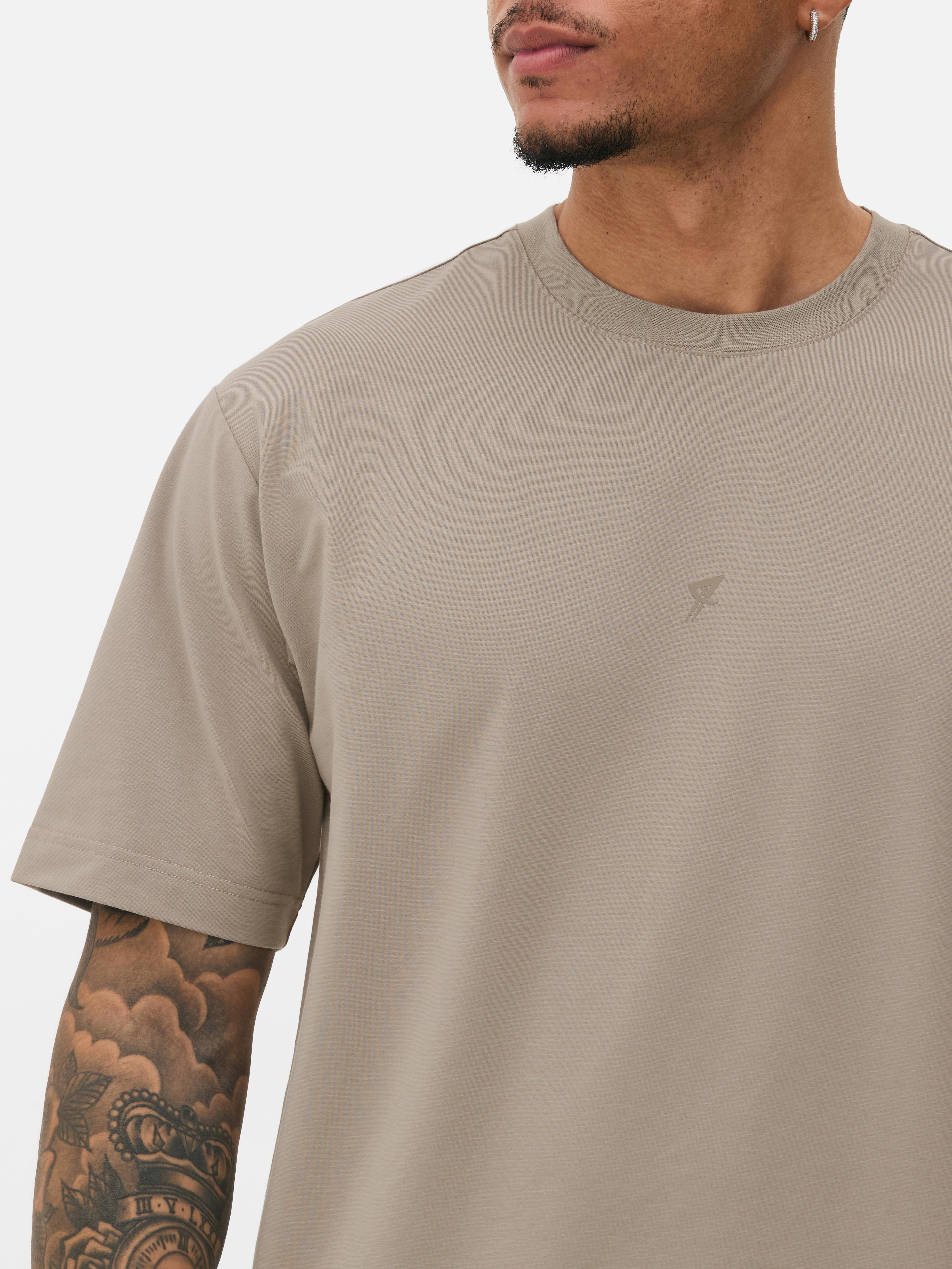 Tricou Zi de odihnă Un tricou relaxat cu mâneci scurte și elasticitate suplimentară pentru zilele de odihnă