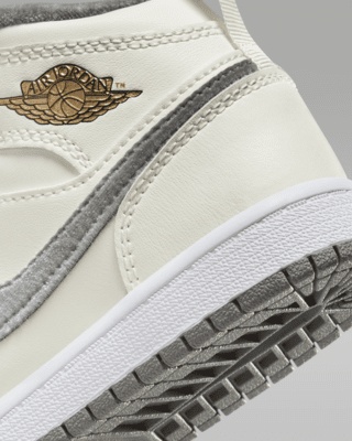 Jordan 1 Mid SE Younger Kids' Shoes