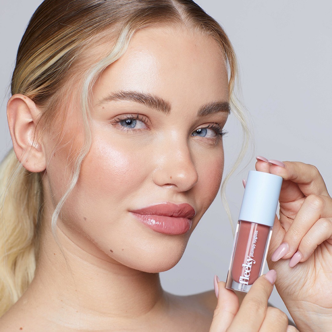 „Fleeky Lipgloss Plumpy Lipgloss“ – drėkinamoji priežiūra su apimties suteikiančiu efektu – 5 ml
