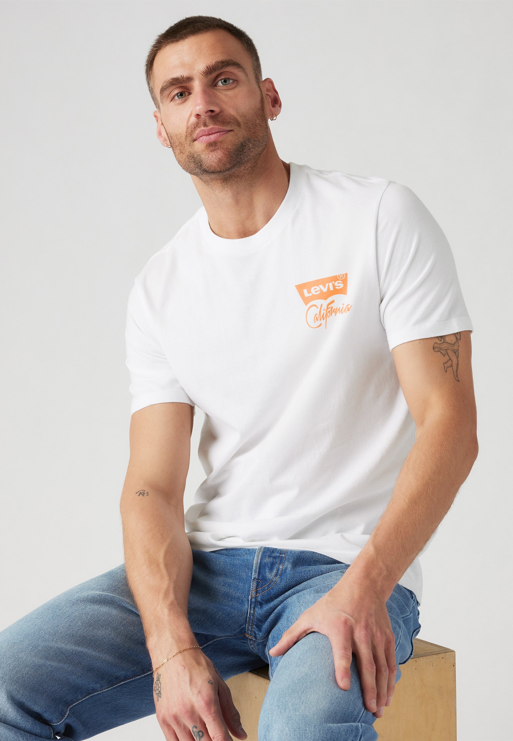 Levi's® Relaxed Fit T-shirt - T-shirt met print - wit