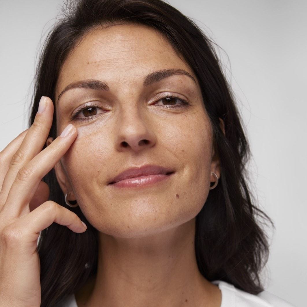 Clinique Smart Clinical Repair krema za korekciju bora oko očiju – 15 ml