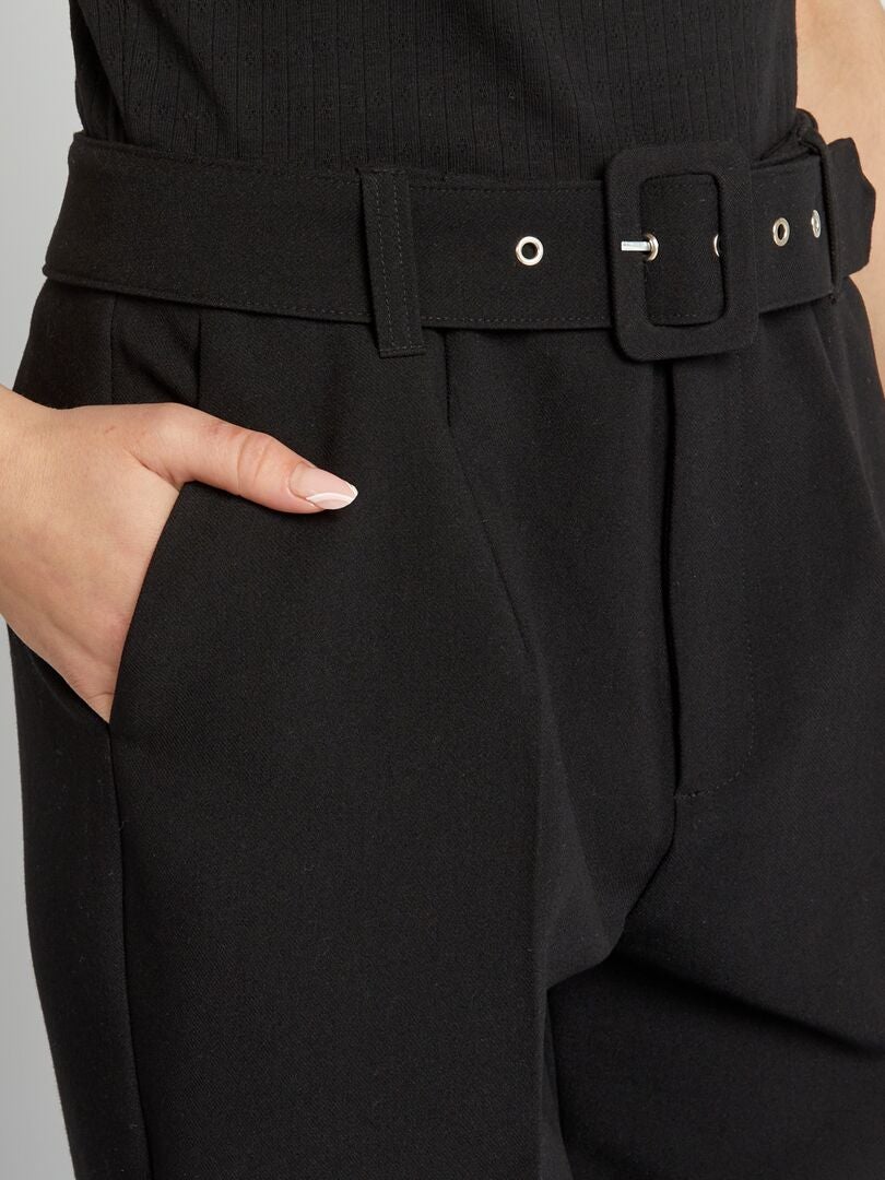 Calça cenoura macia - preta