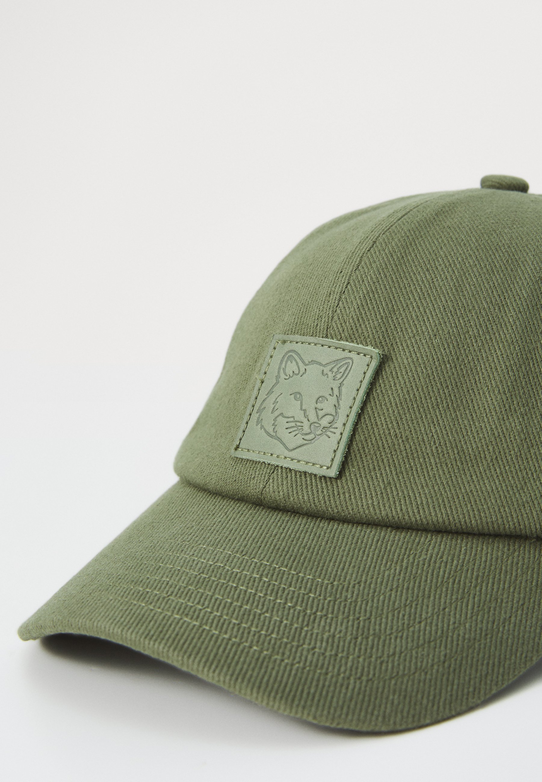 Maison Kitsuné BOLD FOX HEAD PATCH - Pet - laurierblad