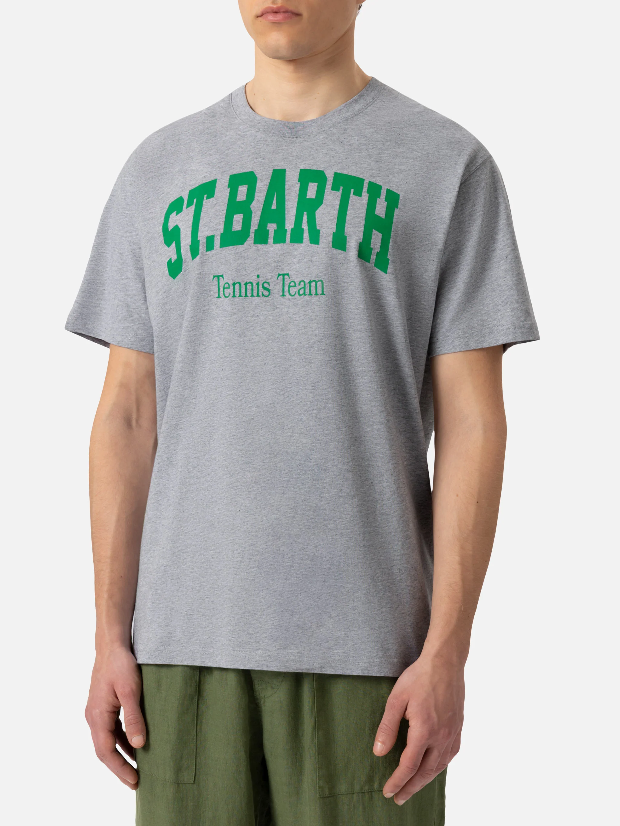 Herr-T-shirt i ekologisk bomull med tryck från St. Barth Tennis Club