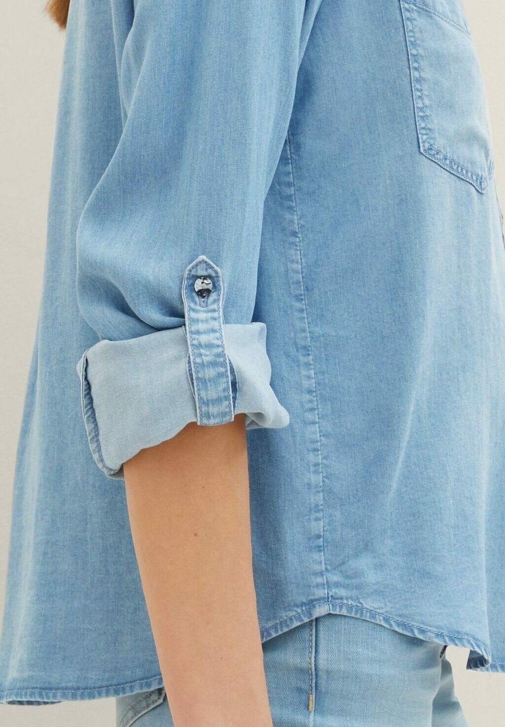 TOM TAILOR Bluse mit Knopfleiste – mittelblauer Denim