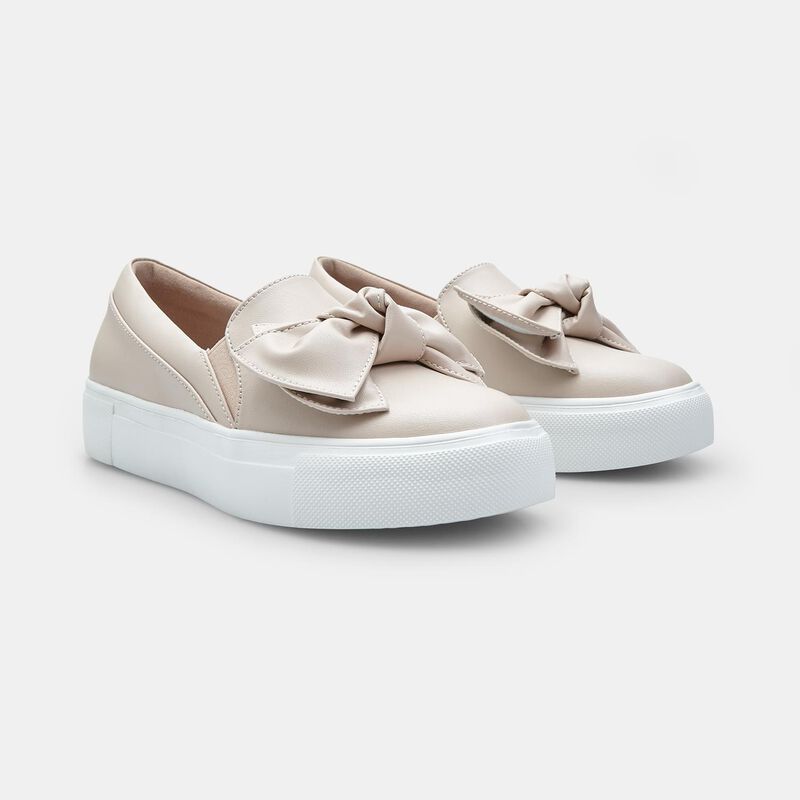 Bata damslip-ons med rosett