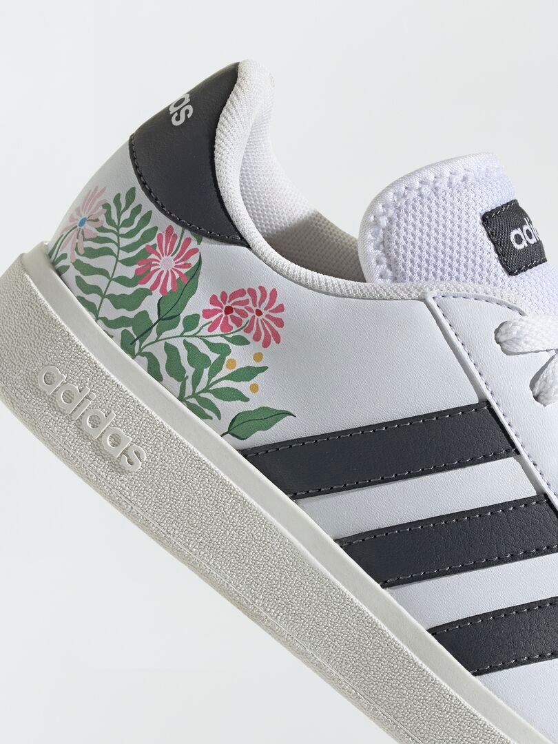Adidas 'Grand Court' sneakers met bloemenprint - wit