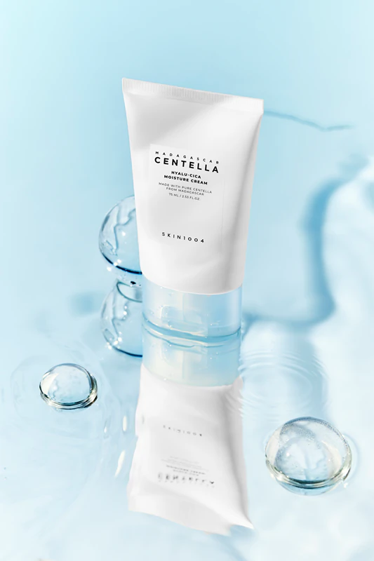 SKIN1004 Madagascar Centella Hyalu-Cica Moisture Cream, een diep hydraterende crème voor een kalmerend effect.