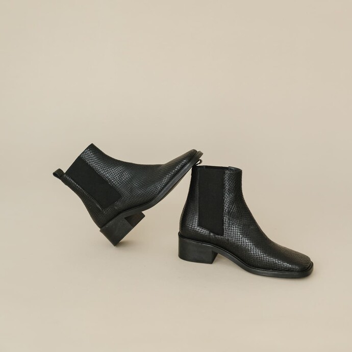 Bottines à talons  en cuir reptile noir