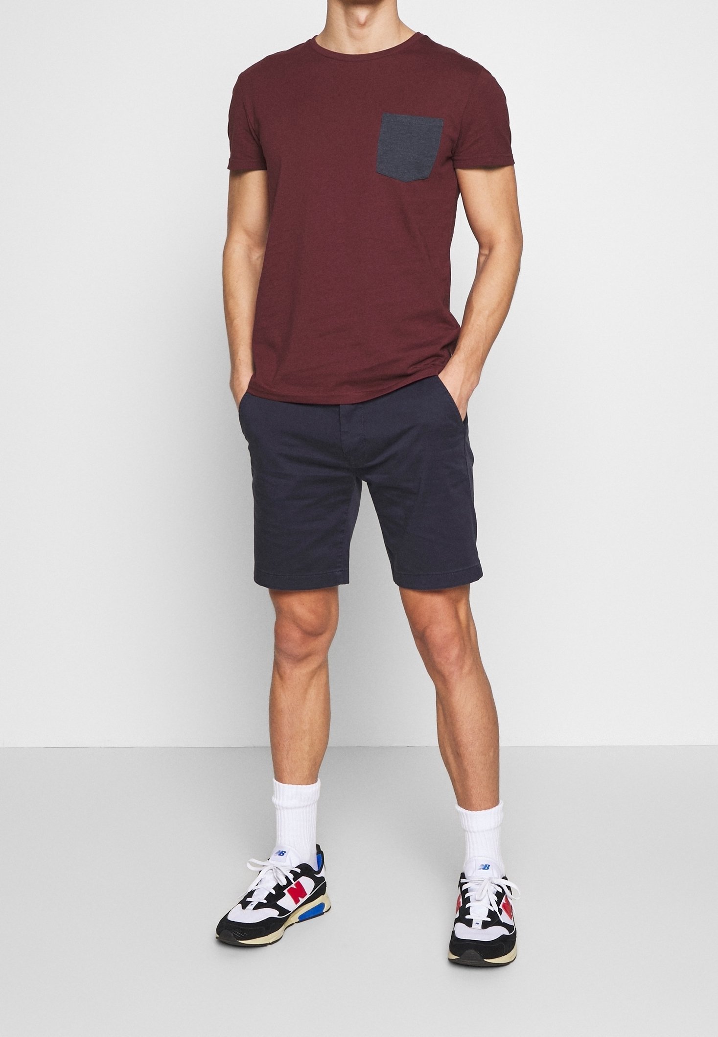 Pier One T-shirt met print - bordeaux