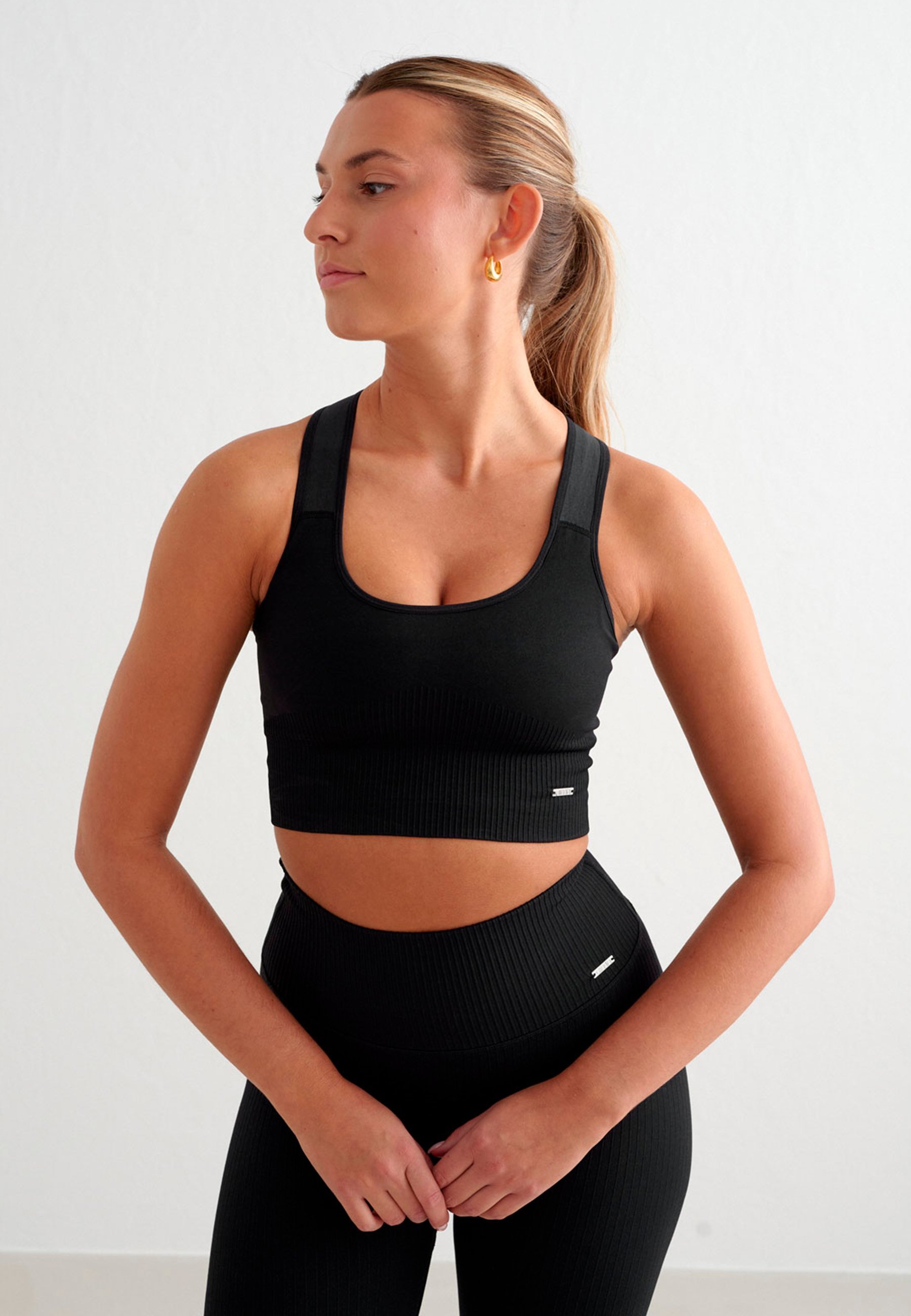 aim'n® RIBBED - Reggiseno sportivo ad alto sostegno - nero