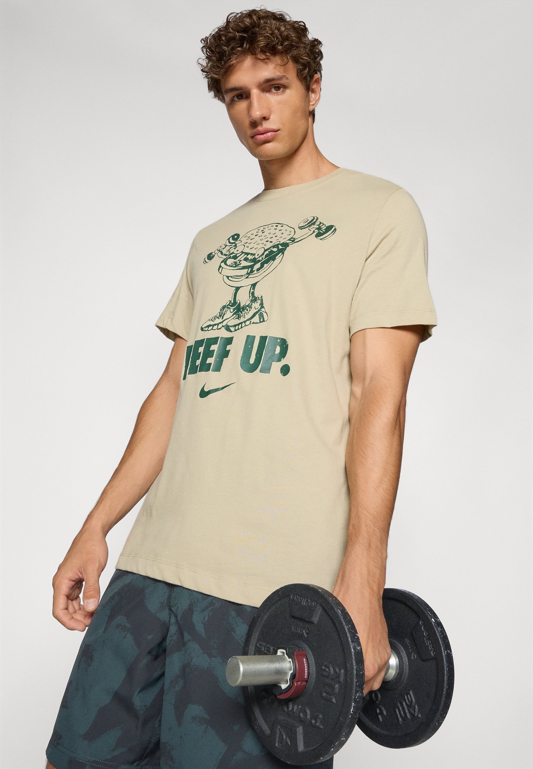 Nike Performance TEE FITNESS - Sport T-shirt - desert/khaki
