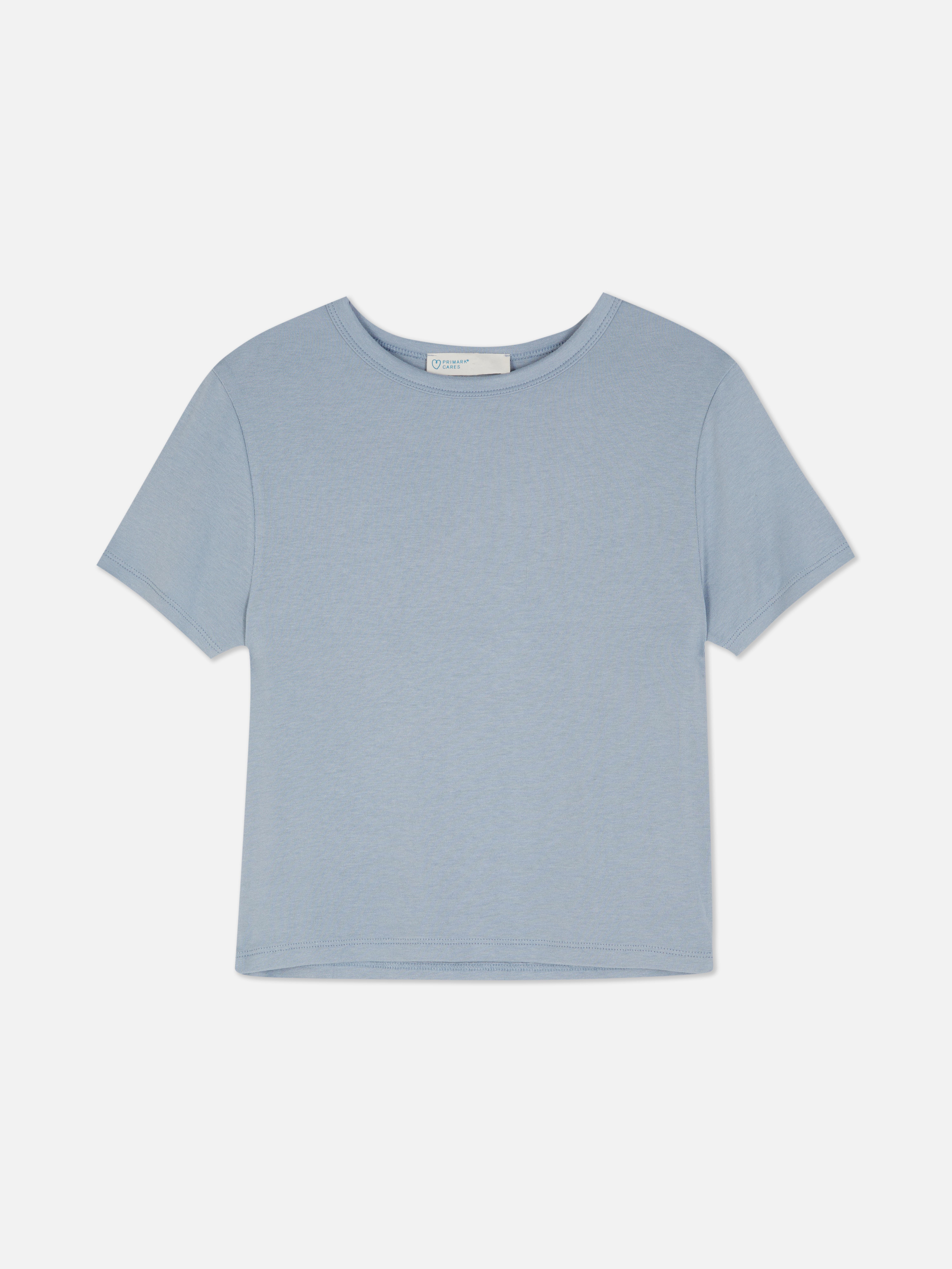 Tricou cu mânecă scurtă. Gândește-te doar la posibilitățile de stil ale acestui tricou scurt.