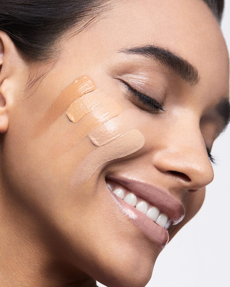 FOND DE TEINT HELLO HAPPY SOFT BLUR DE BENEFIT COSMETICS