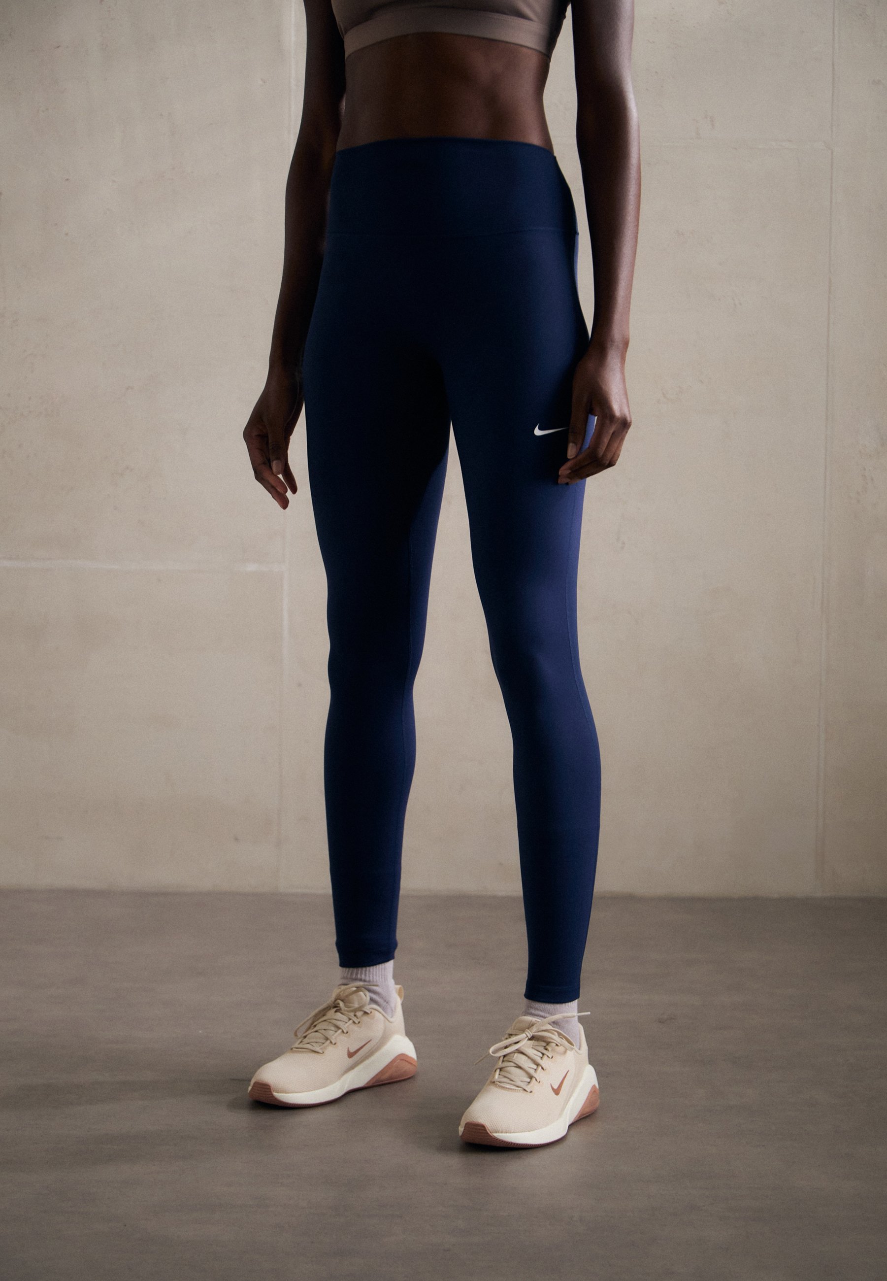 Nike Performance ONE SEAMLESS FRONT - Leggings - middernachtblauw/wit