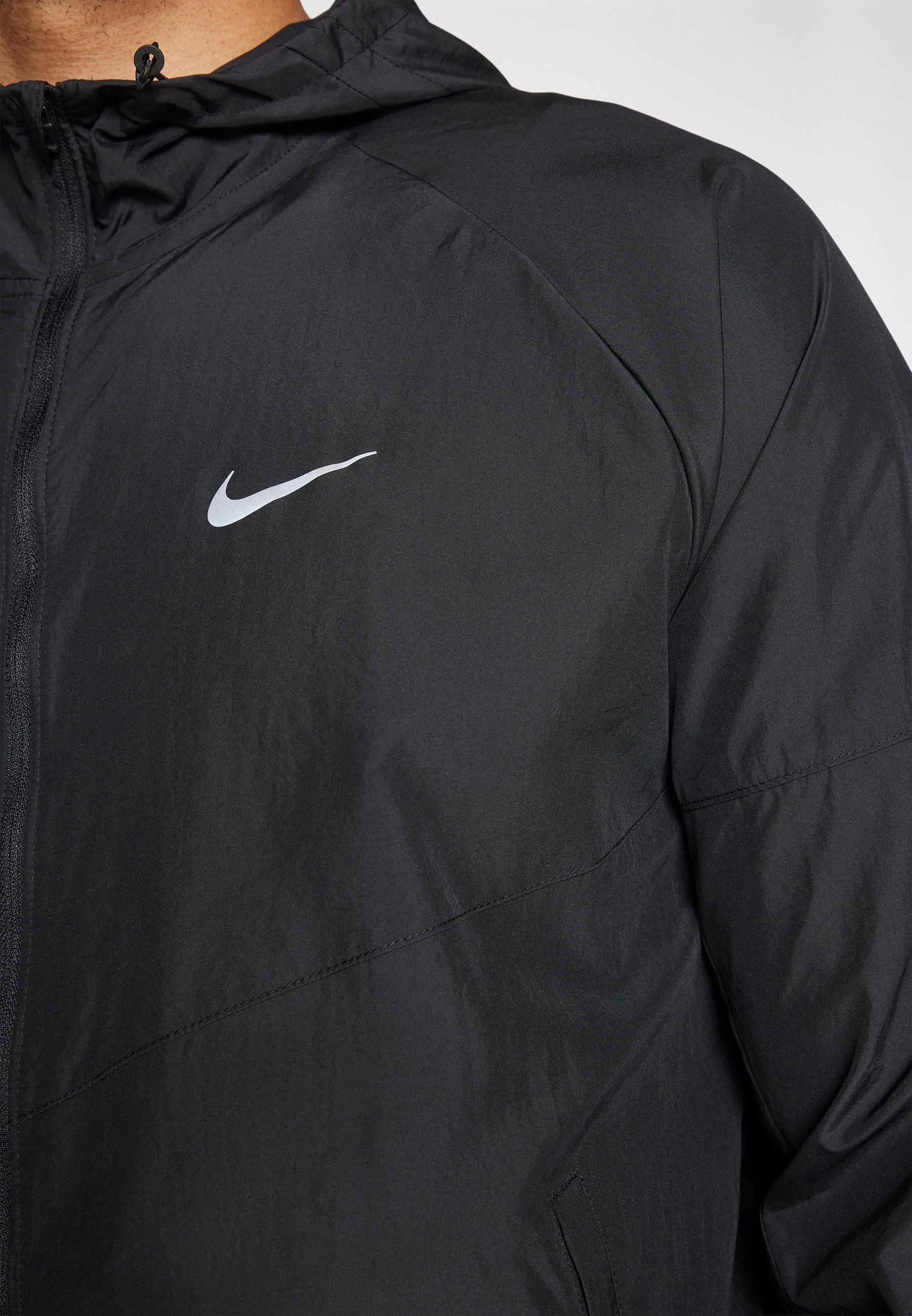 Nike Performance MILER - Coupe-vent - noir/argent réfléchissant