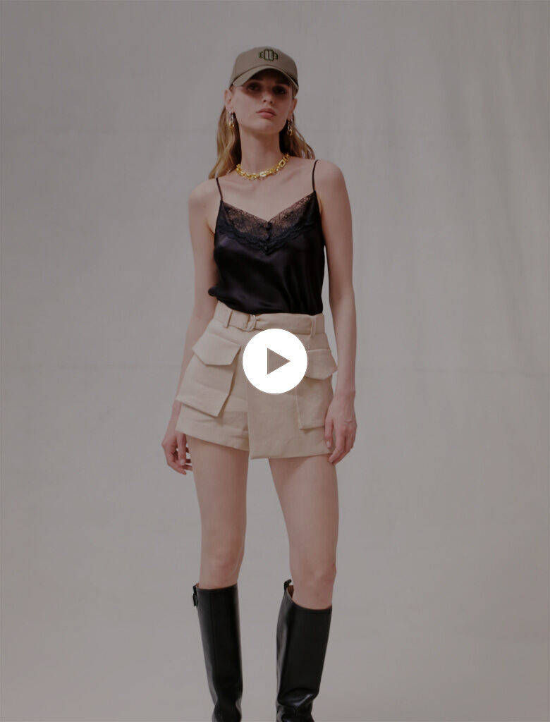 Epäsymmetriset shortsit - Beige