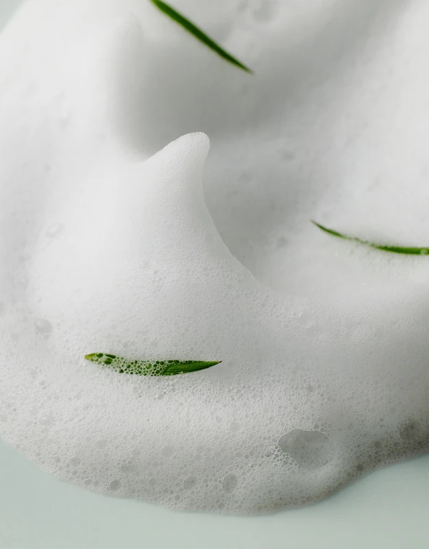 Espuma de limpeza profunda Some By Mi AHA∙BHA∙PHA 30 Days Miracle Acne Clear para pele com problemas.