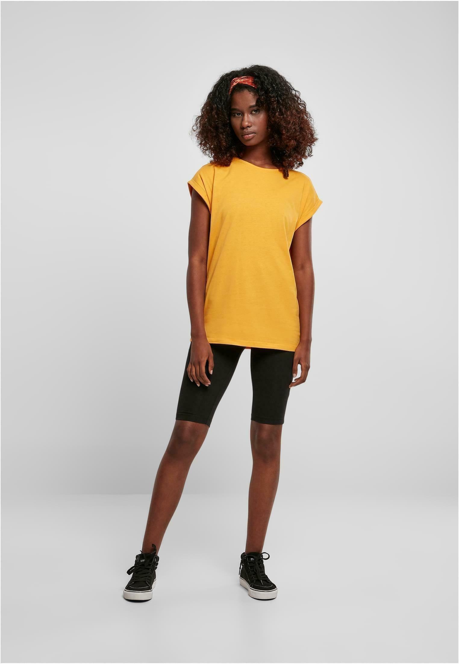 Camiseta básica Urban Classics com ombros alongados - magicmango
