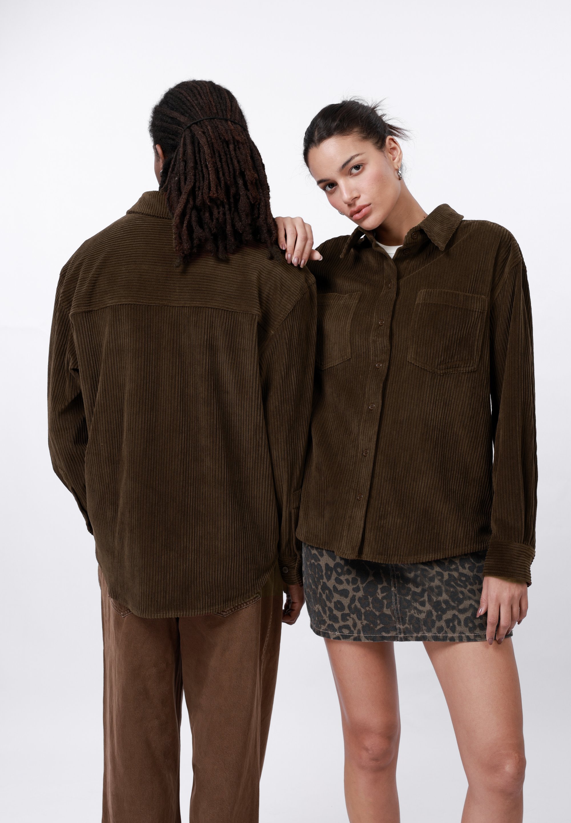 YOURTURN UNISEX - Blouse met knoopsluiting - chocolade