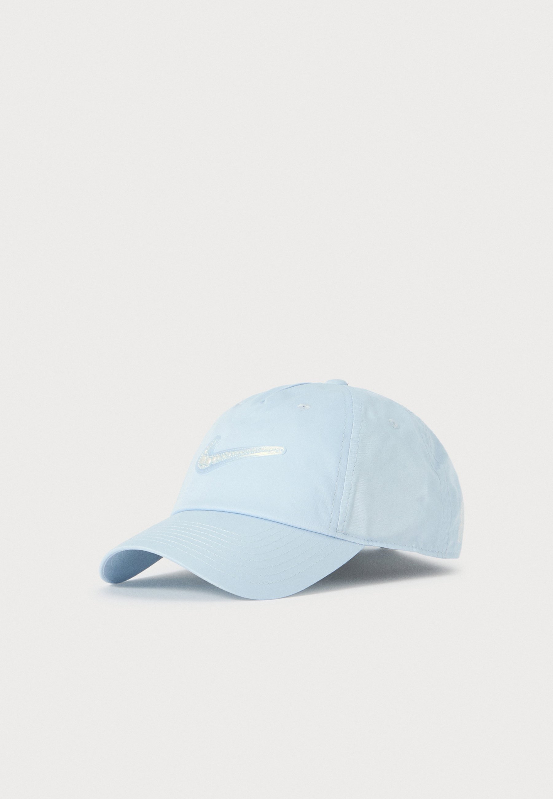 Nike Sportswear-capser