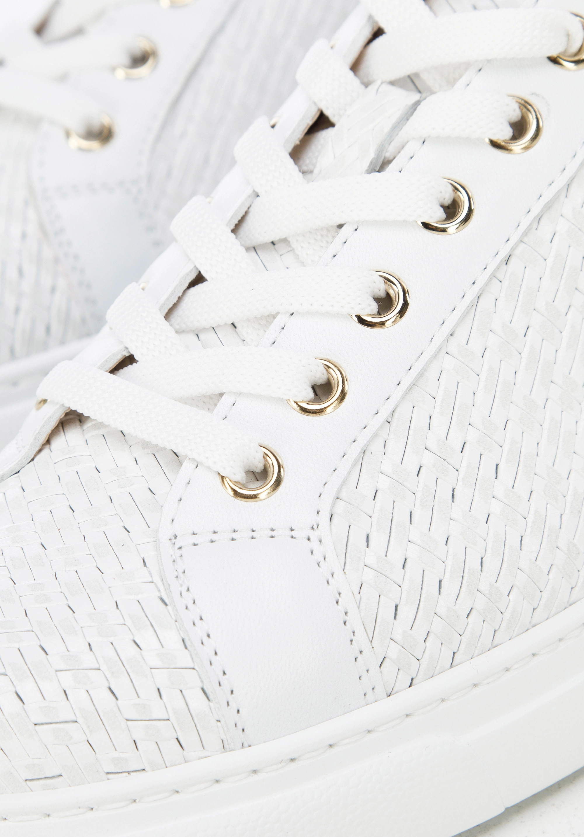 Damskie sneakersy ze skórzanej plecionki białe