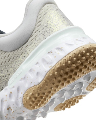 Nike Alpha Huarache Elite 4 Turf Women's Softball Shoes