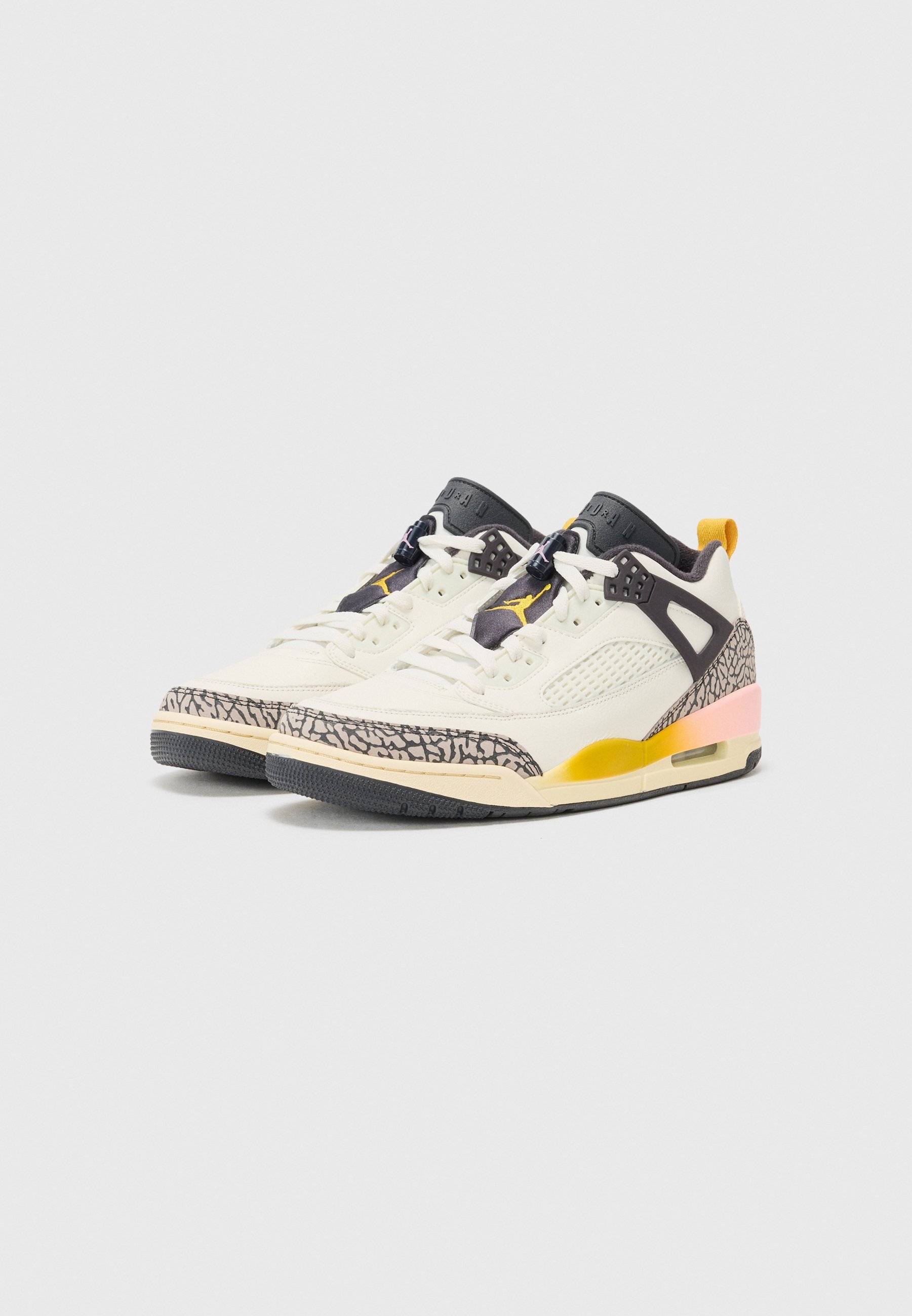 Baskets basses Jordan