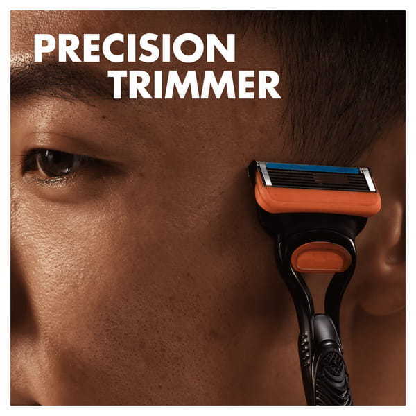 Kit Gillette Fusion 5 com Lâminas de Barbear e Refil de Gel de Barbear | Masculino | Superdrug
