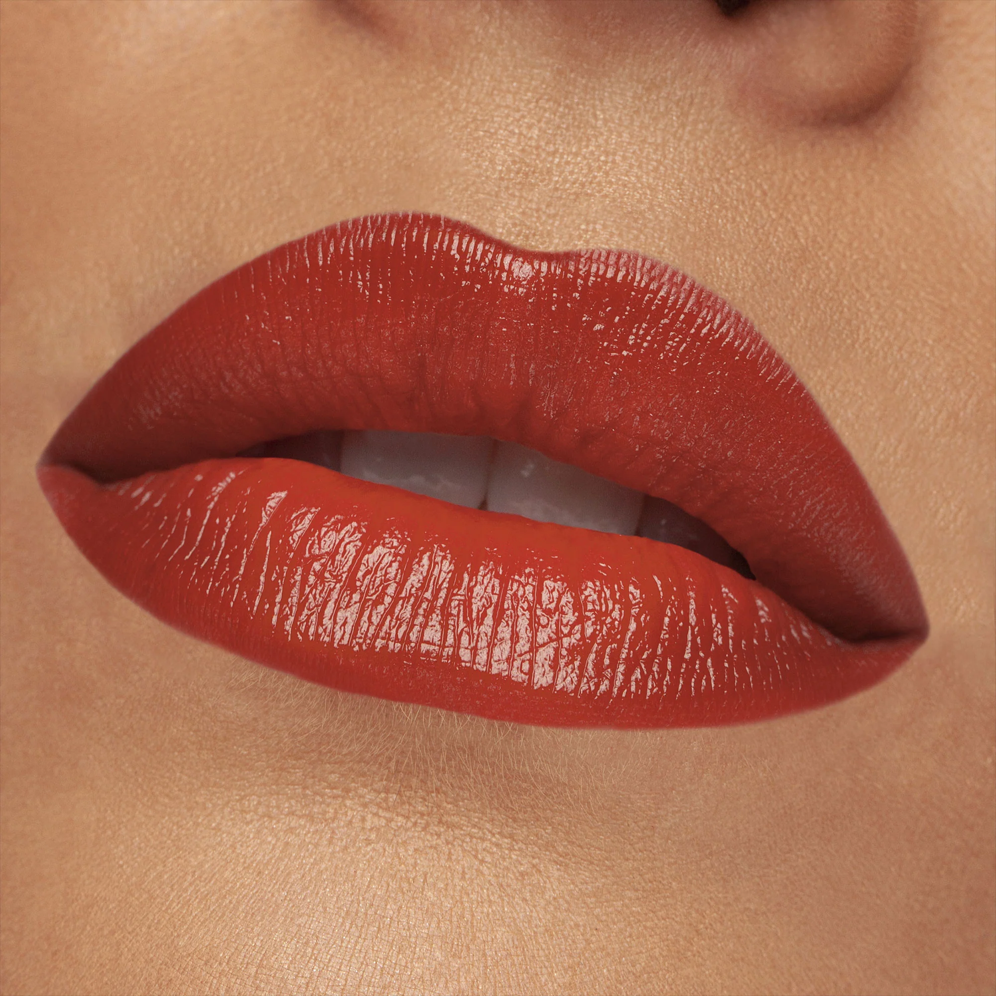 Labbra Cult Creamy Lipstick - Rossetto brillante, Rossetto