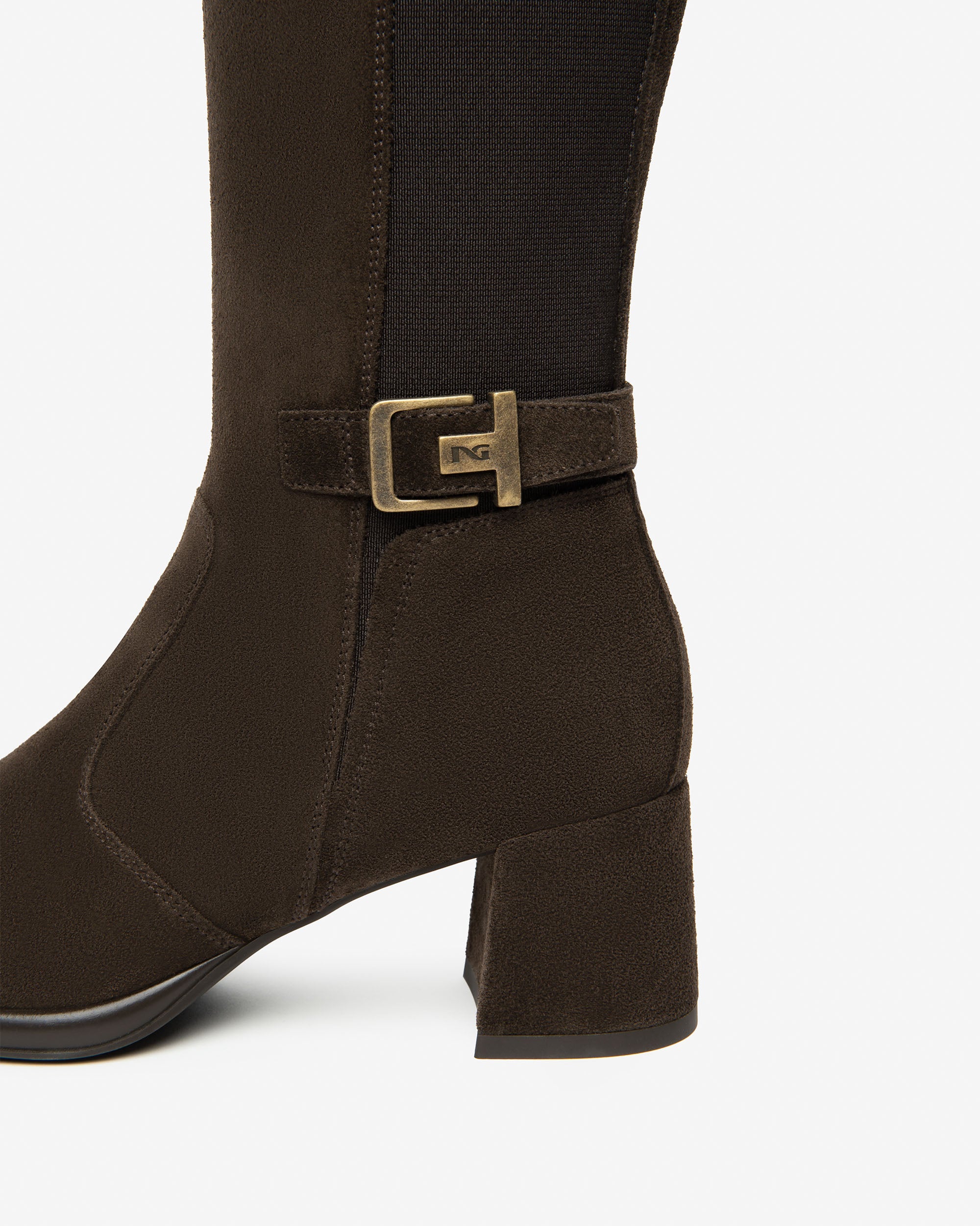  Damenstiefel aus Wildleder und Stoff