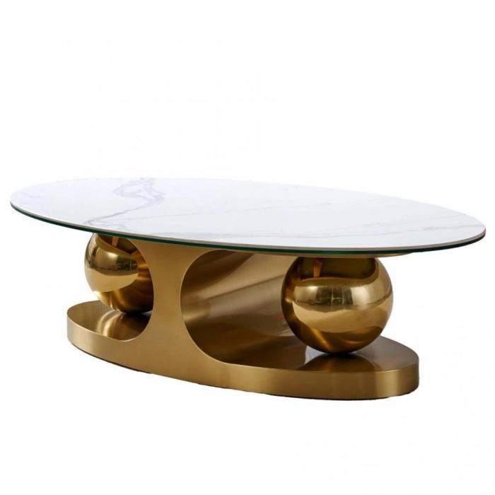 Tavolino da caffè di design SPHERE GOLD 130 con base in metallo dorato e piano in marmo bianco.