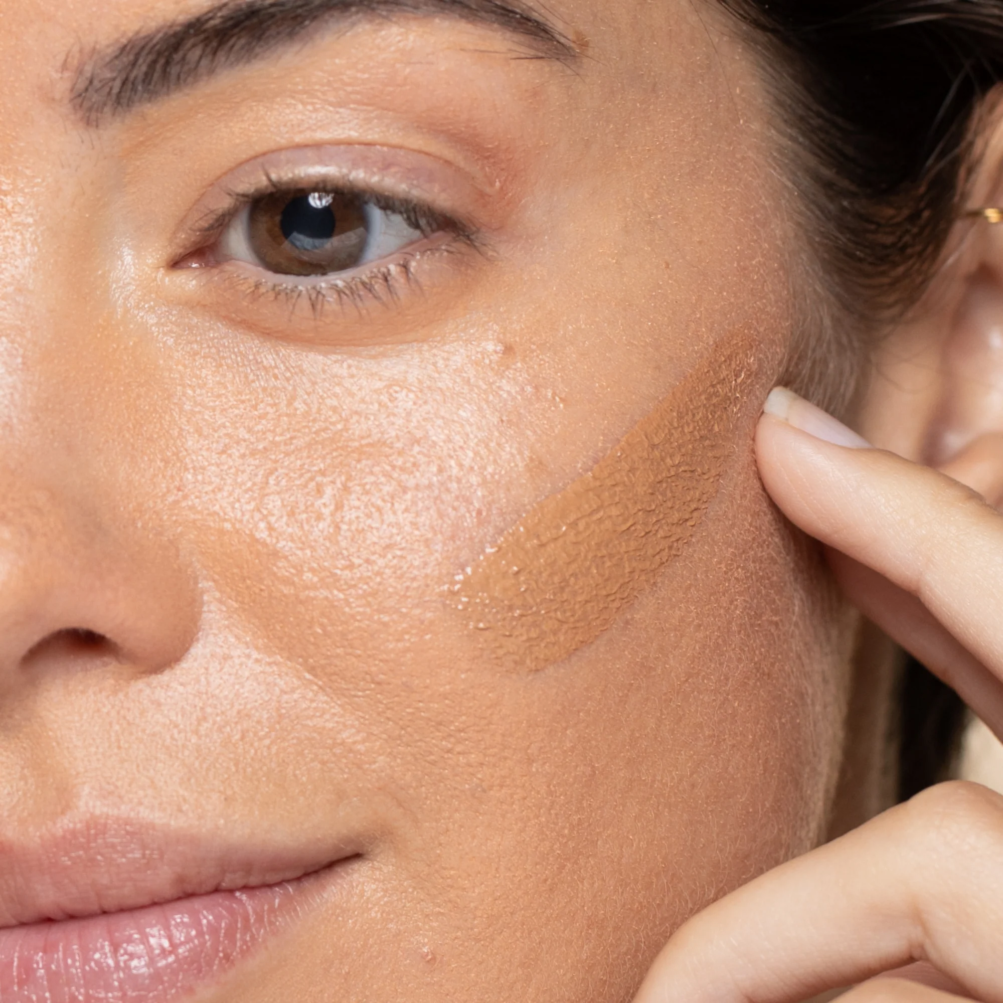 Incarnato Glow Skin Serum Foundation - Fondotinta liquido