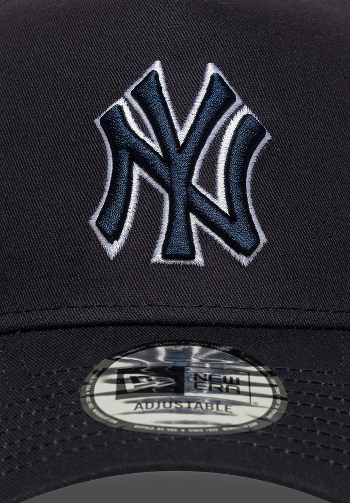 New Era petten