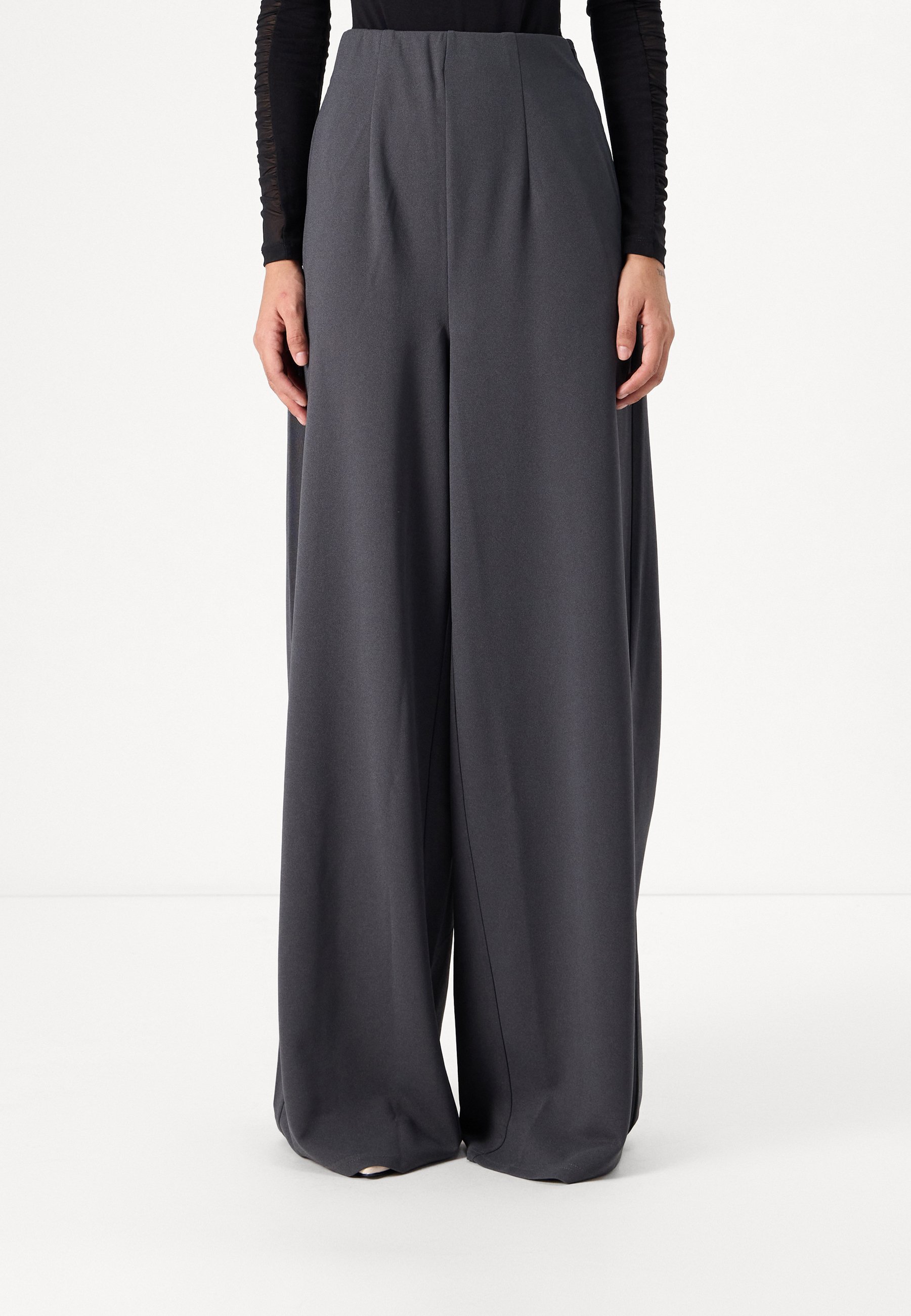 Vero Moda Tall VMLIVA SUPER WIDE PANTS - Trousers - asphalt