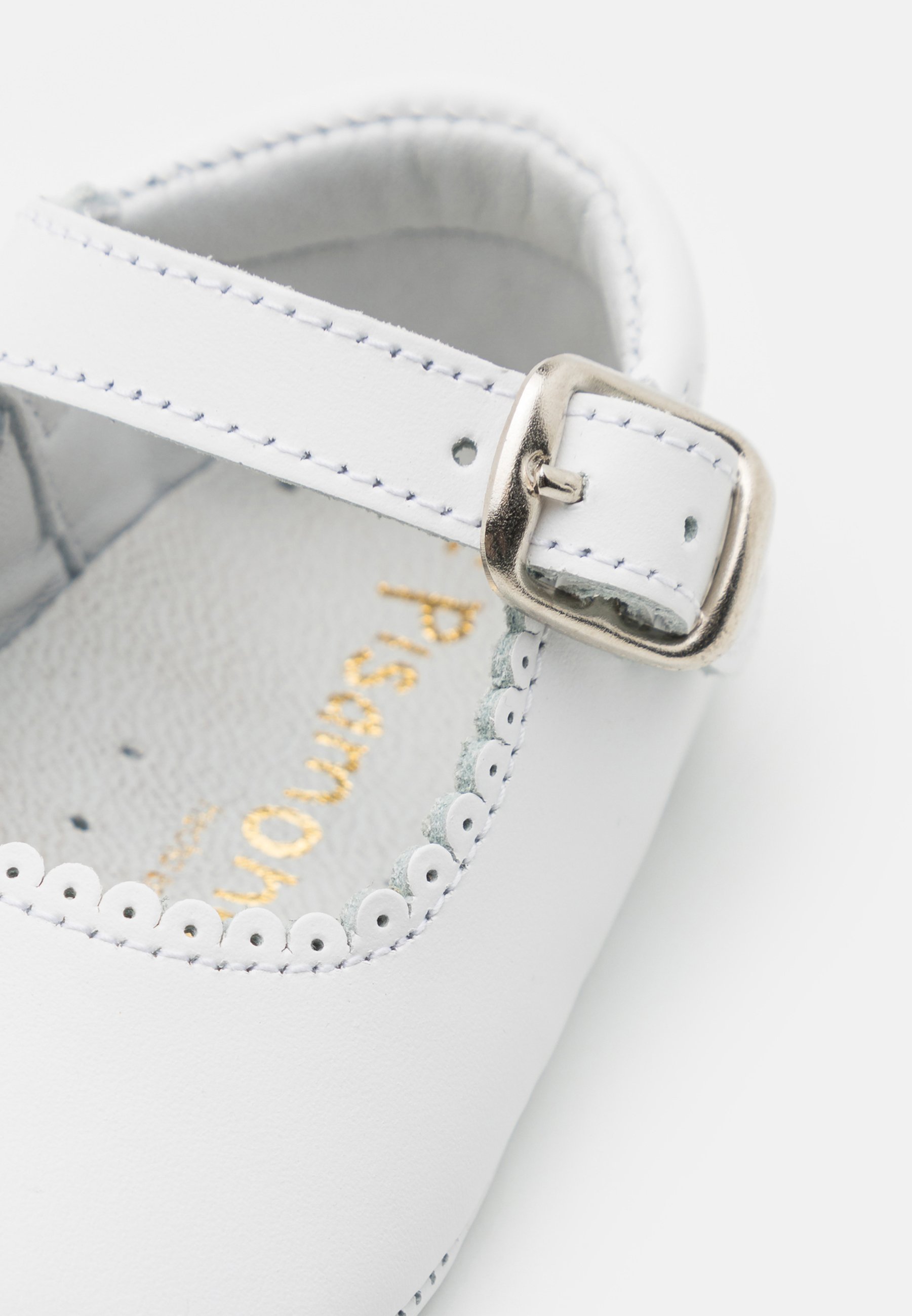 Pisamonas BADANITAS MERCEDITA BUCKLE - Sapatos de bebé - branco