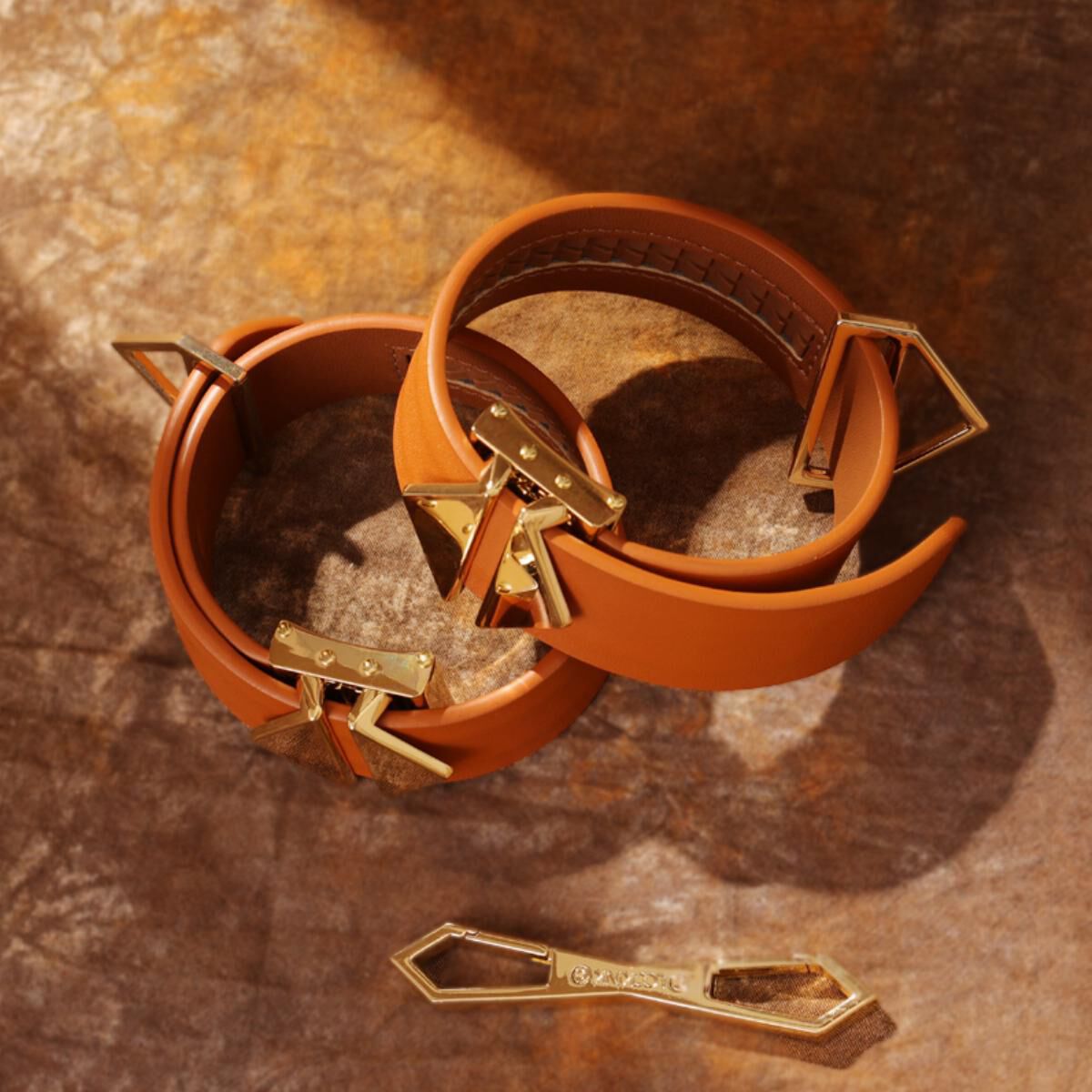 Set di manette e bracciale Lockink marroni