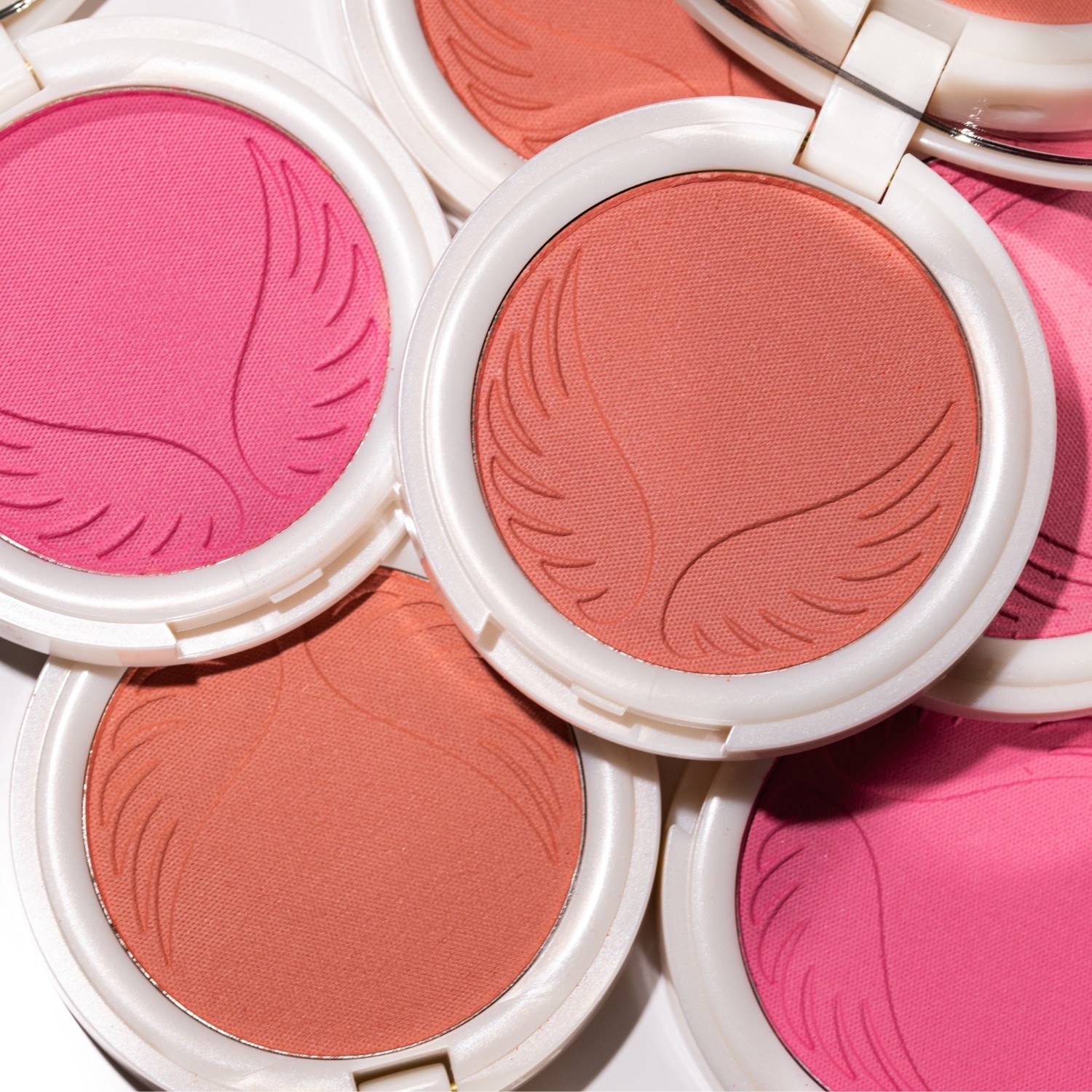 nabilla beauty Blush Peachy 02