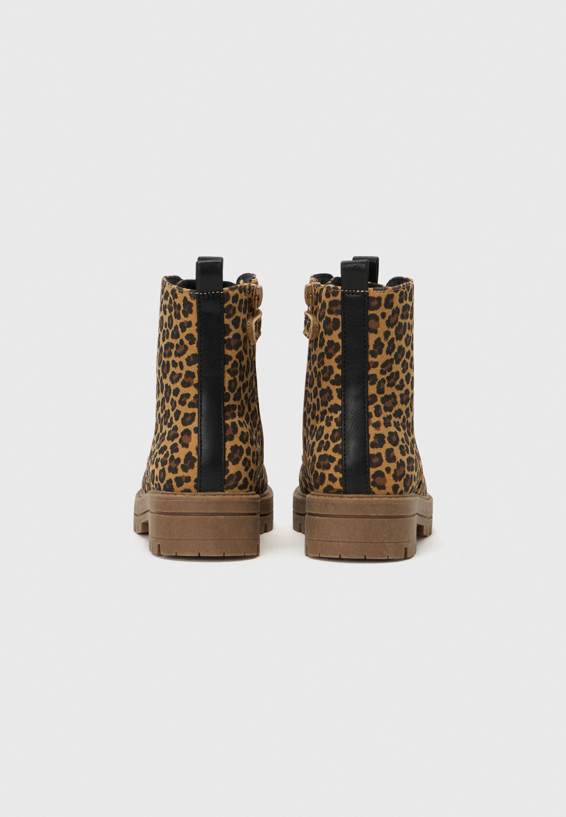 Friboo veterschoenen - bruin