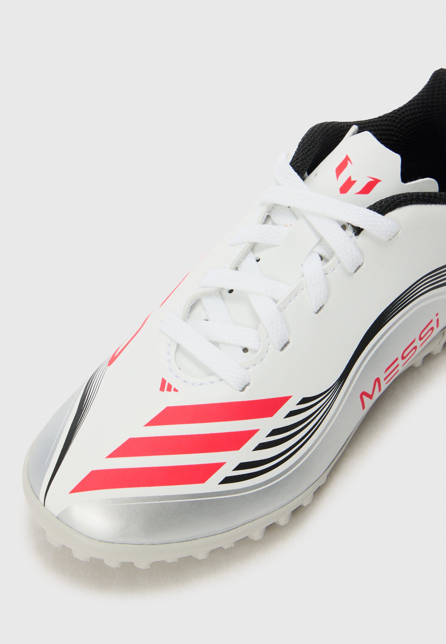 adidas Performance F50 MESSI CLUB UNISEX - Turf voetbalschoenen - wit/helder rood/zilverkleurig