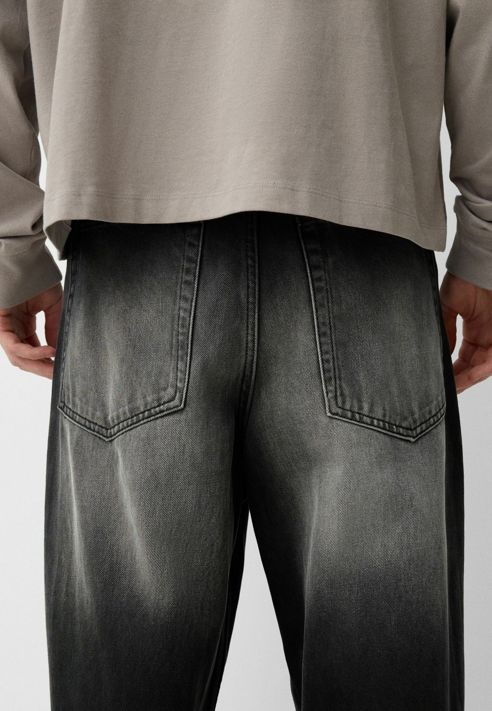 Bershka SUPER BAGGY - Losse jeans - zwart