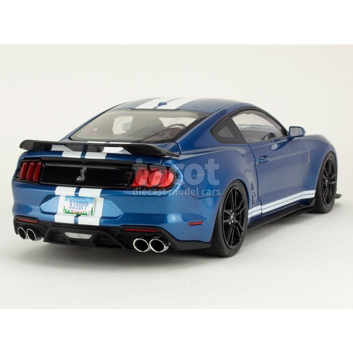 Voiture miniature de collection - IXO - Ford Mustang Shelby GT500 2022 - Échelle 1/18 - Bleu métal - Modèle monté