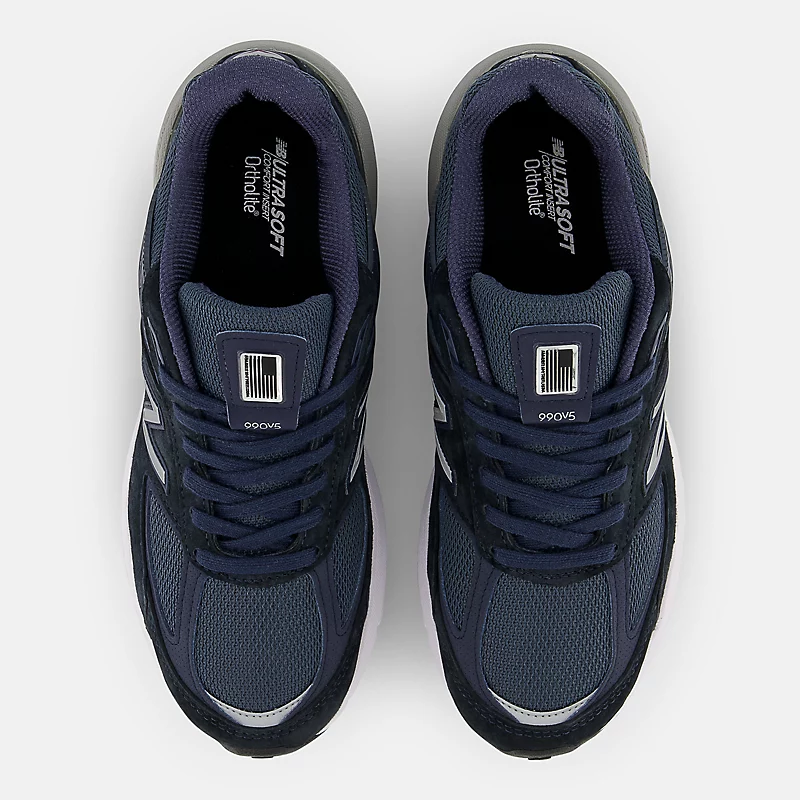 Hergestellt in den USA: 990v5 Core Herrenschuhe – Marineblau mit Silber