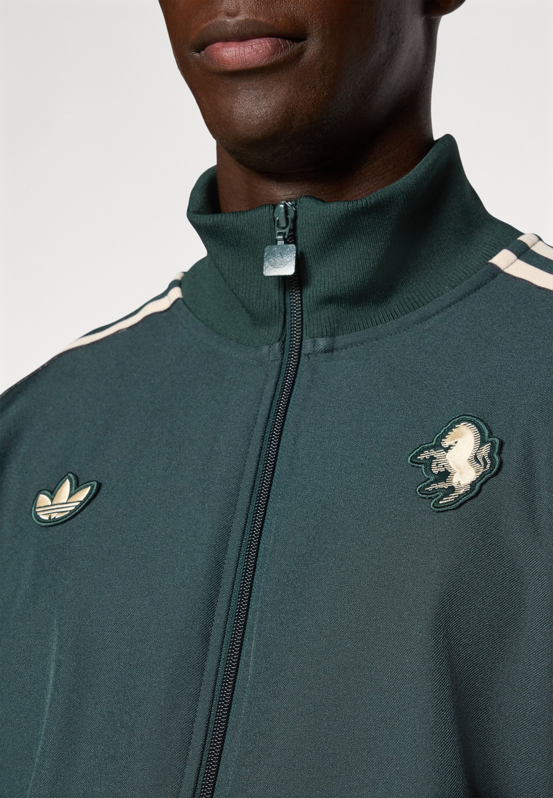 adidas Originals JUVENTUS ICON TRACK TOP - Sweatshirt mit Reißverschluss - Schattengrün