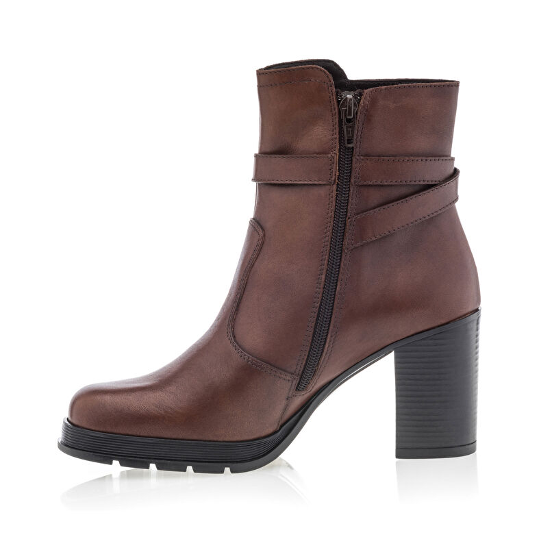 Braune Damenstiefel / Stiefeletten