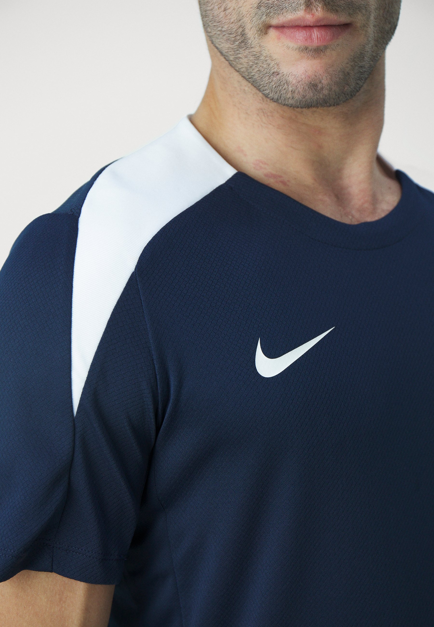 Nike Performance STRIKE TOP - Sportovní tričko - black/white